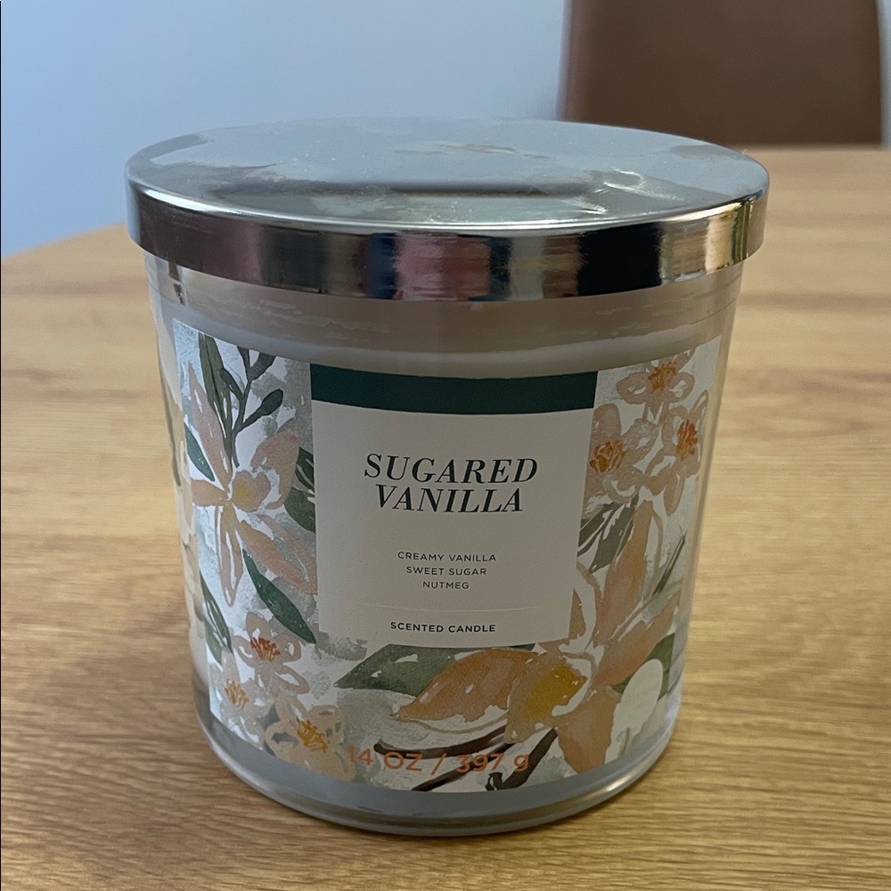 Sugared Vanilla Scented Candle - Cream and Silver